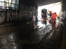 Voda zatopila tramvajovou tra u Hlavního nádraí v Praze (27. kvtna)