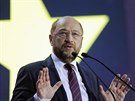 Pedseda Evropského parlamentu Martin Schulz reguje na pedbné výsledky voleb...