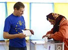 Volební místnost v Kosmachu na západ Ukrajiny (25. kvtna 2014)