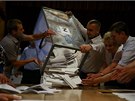 Tam, kde nestly ped volebnmi mstnostmi dlouh fronty voli, komisai v 19