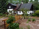 Voda se valí obcí Kundratice u Jilemnice v Libereckém kraji, kde se kvli...
