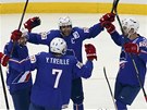 Hokejisté Francie se radují z gólu proti echm, je autorem byl  Julien