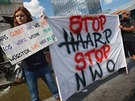 Protesty proti HAARP a NWO (New World Order - oznaení údajného nového...