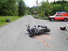 Nehoda, pi ní se v Novém Hrozenkov na Vsetínsku zranili dva motorkái.