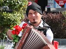 Harmoniku potkáte nejen v eských hospodách, ale i na turecké ulici.