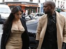 Kim Kardashianová a Kanye West v Paíi. Odtud se letecky pesunuli do...