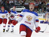 AJB! Rusk hokejov tonk Sergej Plotnikov se raduje z glu v semifinle...