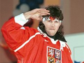 OBRAZEM: Slavné momenty (asi) končícího Jágra. Salut, masáže i čtení z Bible