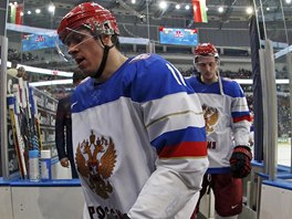Rusk hokejista Jevgenij Malkin opout arnu v Minsku. 