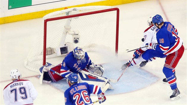 Alex Galchenyuk dv vtznou branku v prodlouen. Zabrnit pohrom u nestihne ani obrnce Marc Staal, ani brank Henrik Lundqvist.