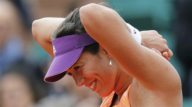 Garbine Muguruzaov se astn smje. Prv vyadila nejvt favoritku Roland Garros Serenu Williamsovou.