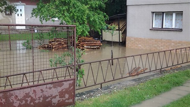 Nsledky prudkch pvalovch de na Zlnsku.