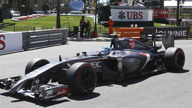 Esteban Gutierrez ze Sauberu pi trninku na VC Monaka.