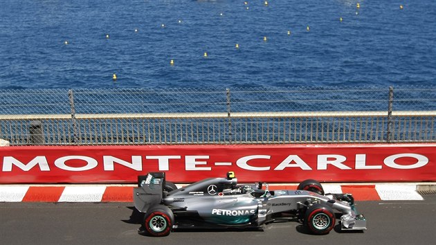 Nico Rosberg z Mercedesu bhem Velk ceny Monaka.