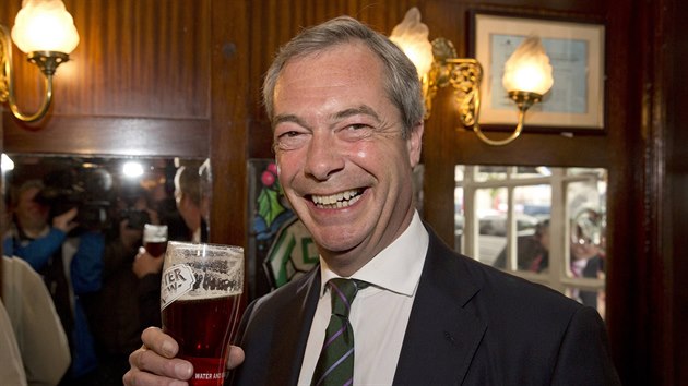 Pedseda Strany nezávislosti Spojeného království Nigel Farage.