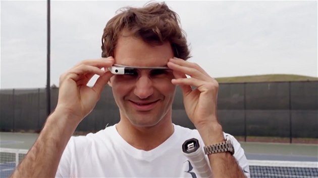 Roger Federer si zkusil Google Glass