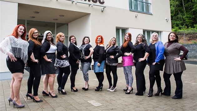 Finalistky soute Miss Full Of Beauty 2014: Kateina Luskov, Kvta Bezuchov, Jana Stejkozov, Kateina Konen, Magdalna Vytiskov, Kateina Vejnarov, Markta Nagyov, Denisa Zifkov, Marie vajkov, rka Svkov, Simona Zrstov a Pavla Prochzkov