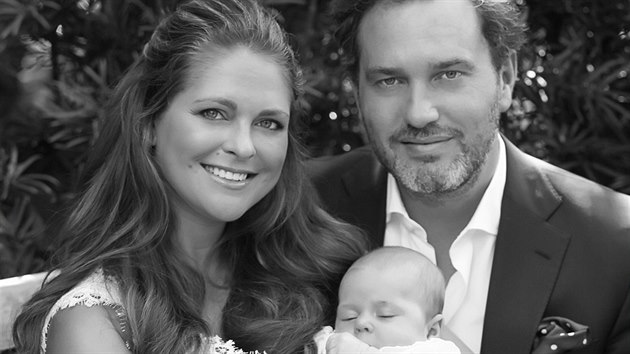 Švédská princezna Madeleine, její manžel Christopher O'Neill a dcera princezna Leonore (květen 2014)
