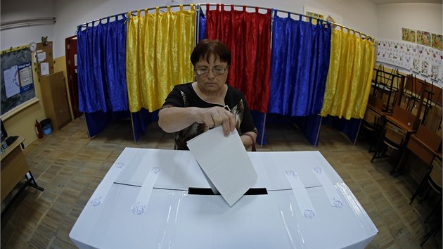 Volby do Evropskho parlamentu v rumunsk Bukureti (25. 5.).