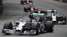 Nico Rosberg ze stáje Mercedes ve vedení Velké ceny Monaka.
