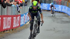 Nairo Quintana se ítí do cíle estnácté etapy Gira.