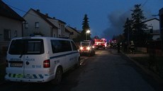 Výbuch a následný požár zdemoloval rodinný dům v Cerhenicích na Kolínsku. (20....