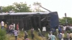 Vlakové netstí na severu Indie pipravilo o ivot nejmén 40 lidí.