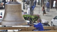 Zvony na v�i katedrály sv. Bartolom�je v Plzni na �as utichly. 