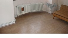 P�vodní obývací pokoj s rizalitem (výklenkem)