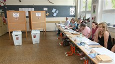 Volební komise v Olomouckém kraji �ekaly na voli�e marn�, ú�ast byla nízká.