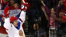 Ruský hokejista Sergej Širokov otevřel skóre finálového utkání MS s Finskem.