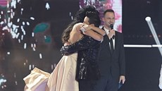 Finále soute X Factor - Peter Baík v objetí se Sisou Sklovskou