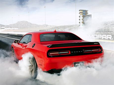 Dodge Challenger SRT Hellcat 