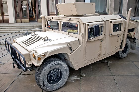 Z Humvee, co je zlidovlé pojmenování pro ryze vojenský speciál HMMWV, vznikl...