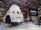 Maketa lodi SpaceX V2, která má do nkolika let vozit na obnou dráhu...