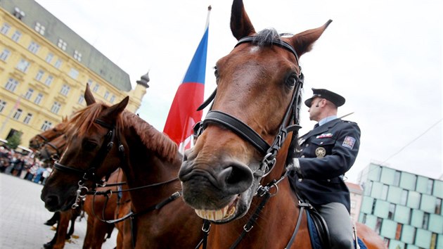 Slavnostn psaha novch hasi a policist v Brn (30. kvtna 2014)