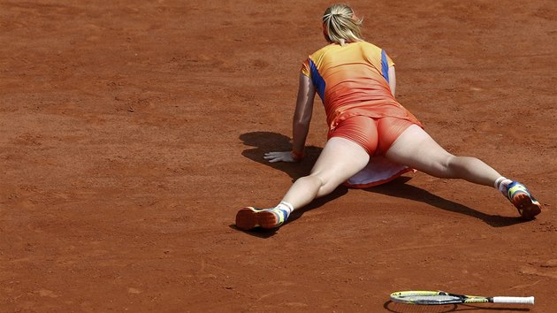 ROZCVIKA. Rusk tenistka Svtlana Kuzncovov upadla na antuku v dlouhm souboji proti Pete Kvitov. 