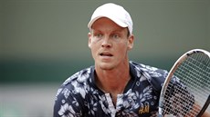 HURÁ! A TE NA ISNERA. Tomá Berdych slaví postup do osmifinále Roland Garros, v nm ho vyzve americký rana John Isner.