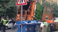 Padesátiletý mu� si ustlal v Hole�ovicích v kontejneru na papír, popelá�i ho...