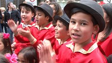 Taneníci  v rámci celosvtového romského festivalu Khamoro proli centrem