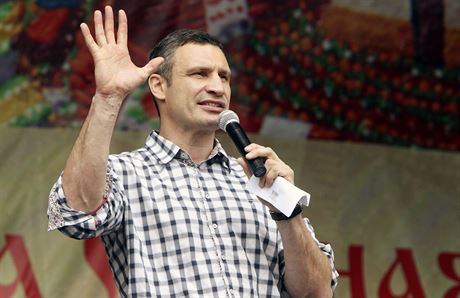 Bývalého boxerského ampiona Vitalije Klika si obyvatelé Kyjeva zvolili za starostu v kvtnových volbách.