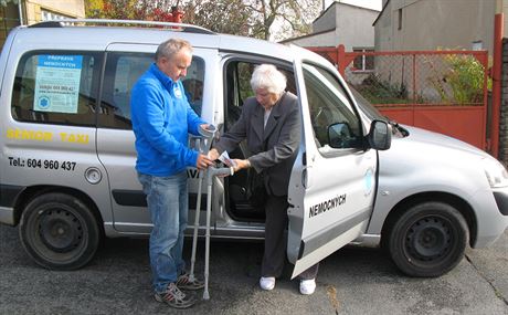 V Kladn funguje speciální taxisluba pro lidi s horí pohyblivostí.