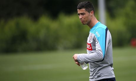 Osamocený Cristiano Ronaldo na tréninku portugalské reprezentace.