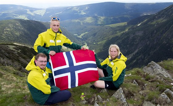 Trojice norských student podporuje koláky v Africe tak, e zdolává nejvyí...