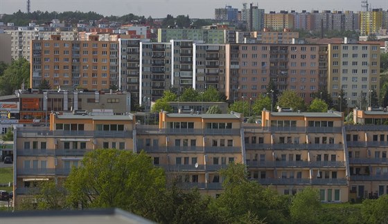 Bydlení v Plzni me pro seniory znamenat velké výdaje. Te mají monost uetit asi 40 procent nájmu. (Ilustraní snímek)