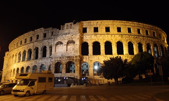 Pula non arena