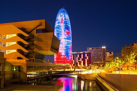 Torre Agbar je barcelonský mrakodrap z dílny Jeana Nouvela. Budovu proslavil...