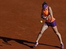 Rumunská tenistka Simona Halepová returnuje v semifinále Roland Garros.