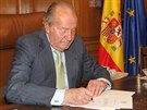 panlský král Juan Carlos I. podepisuje  abdikaci v paláci Zarzuela (2. ervna...
