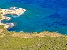 Pohled na pobeí poloostrova Akamas ze stezky Aphrodite Trail (Kypr)